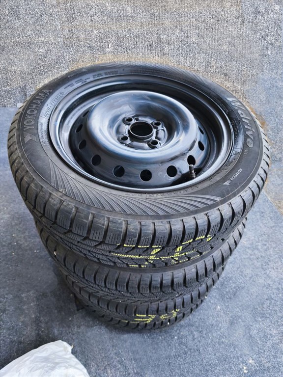 Suzuki Swift felni lemezfelni garnitúra téli gumi 175/65 R15 4x100 1. kép