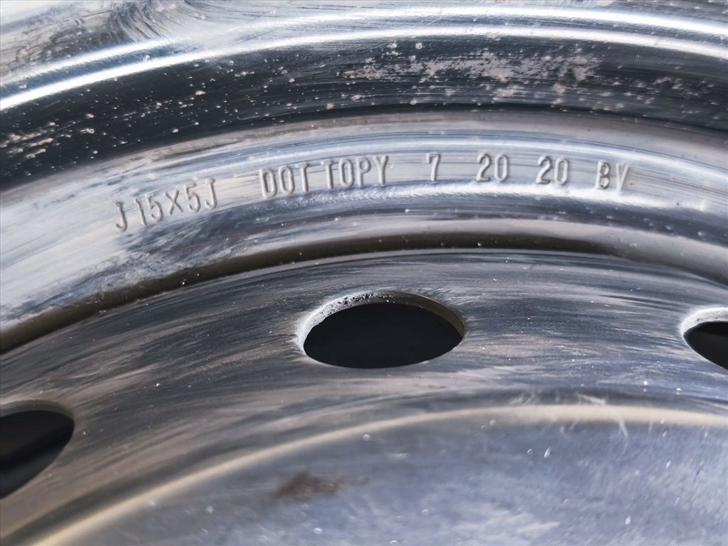 Suzuki Swift felni lemezfelni garnitúra téli gumi 175/65 R15 4x100 4. kép