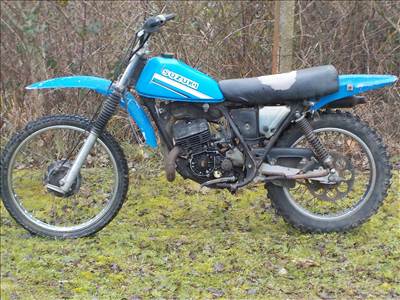 SUZUKI TS 125-ÖS,2ÜTEMŰ OLDTIMER MKP.GYÚJTÓTEKERCS HIÁNYOSAN,PAPIROK NÉLKŰL ELADÓ