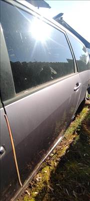 Mitsubishi Grandis Bal hátsó ajtó 