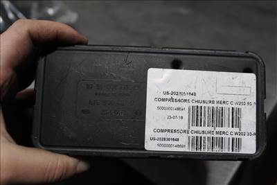 Mercedes C W202 1993-, központi zár motor 2028001648