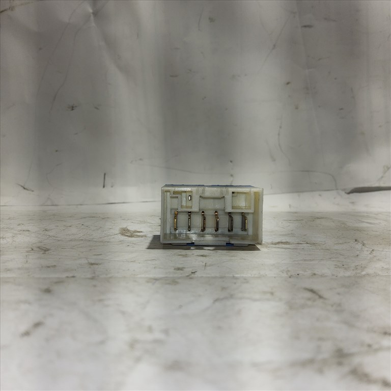 Fiat Marea bal hátsó ablakemelő kapcsoló 3. kép