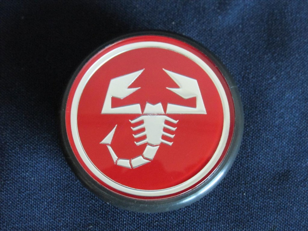  Abarth  gyári új  50 mm felni közép kupak 51811808 1. kép