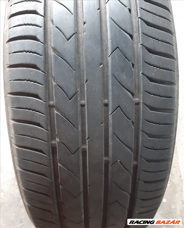  215/5517" használt Toyo Tires nyári gumi gumi 1. kép