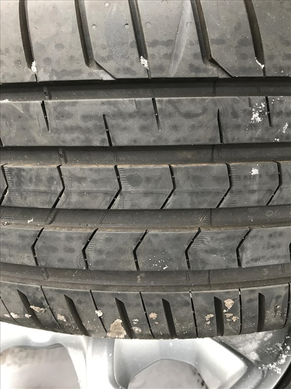 Ford Kuga Sport gyári 8X19-es 5X108-as ET52,5 könnyűfém felni garnítúra eladó 5. kép