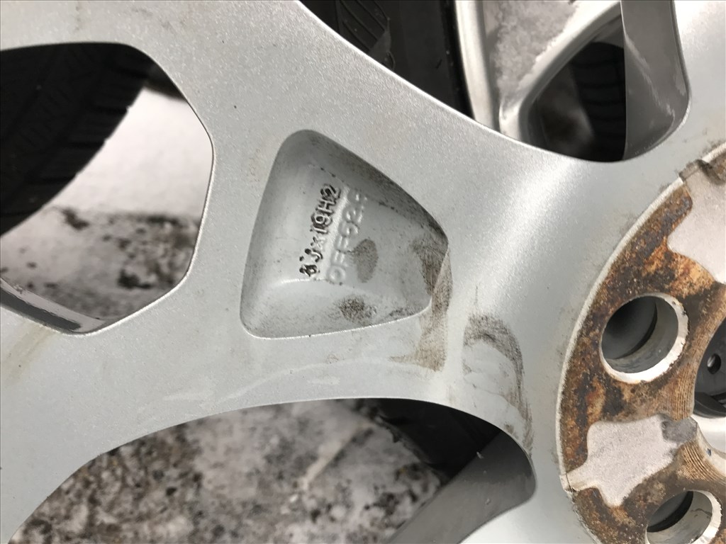 Ford Kuga Sport gyári 8X19-es 5X108-as ET52,5 könnyűfém felni garnítúra eladó 7. kép