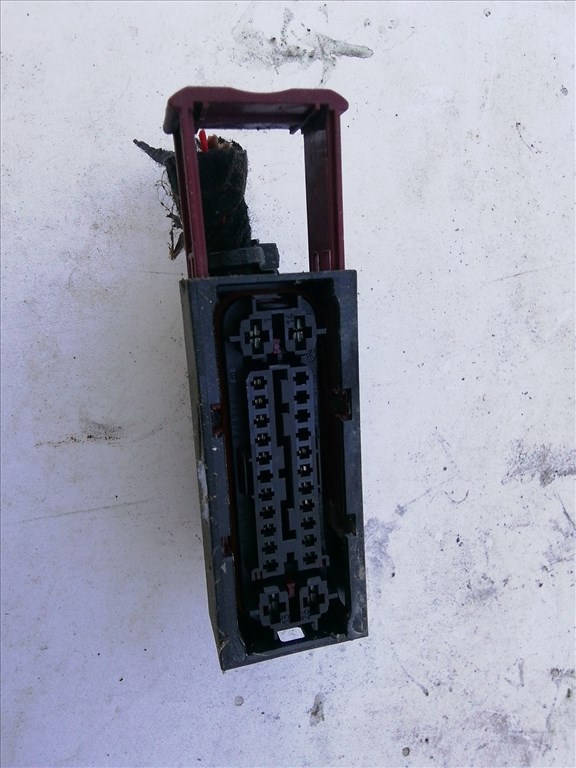 199854 Opel Astra H 2004-2014 Abs elektromos csatlakozó 10.0960-0554.3 ABS 1. kép