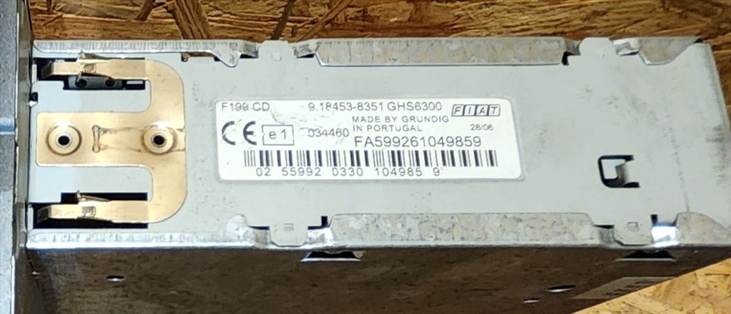 171947 Fiat Grande Punto 2005-2009 Grundig Cd-s rádió. Kód nincs hozzá!!!!! 735416229 2. kép