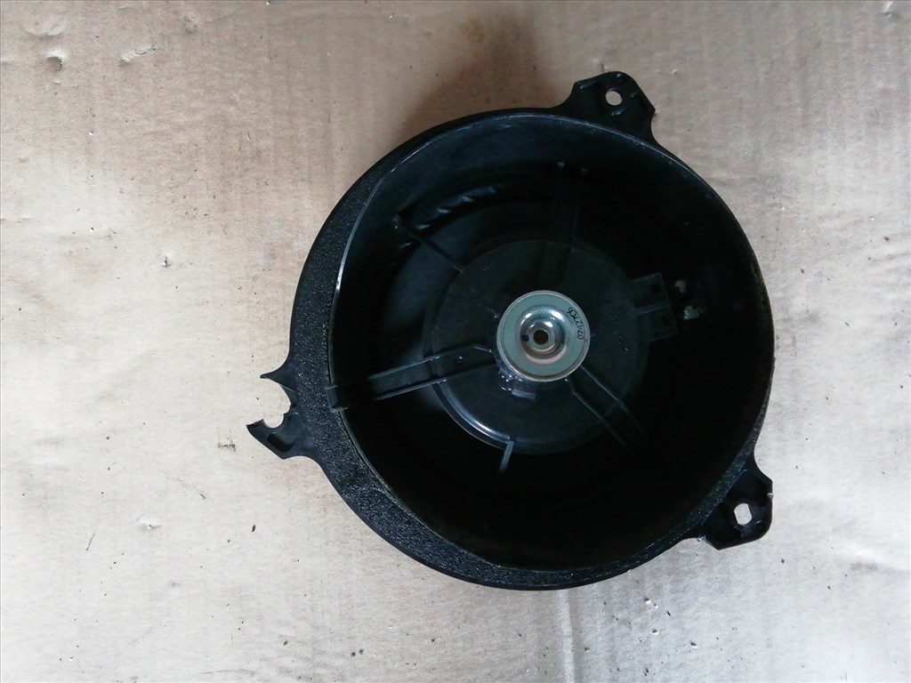 Toyota Rav 4 2006-2013 bal hátsó hangszóró 861602B580 2. kép