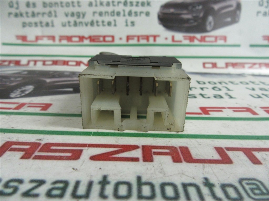 Fiat Bravo/Marea bézs színű,jobb első ablakemelő kapcsoló 2. kép