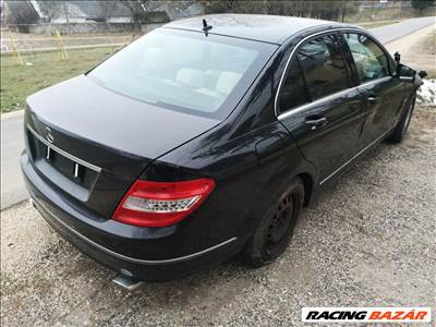 Mercedes C-osztály W204  204 bontott alkatrészei Bontás