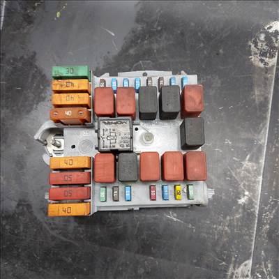 Fiat DUCATO Citroen JUMPER Peugeot BOXER Motortér biztosítéktábla 2219