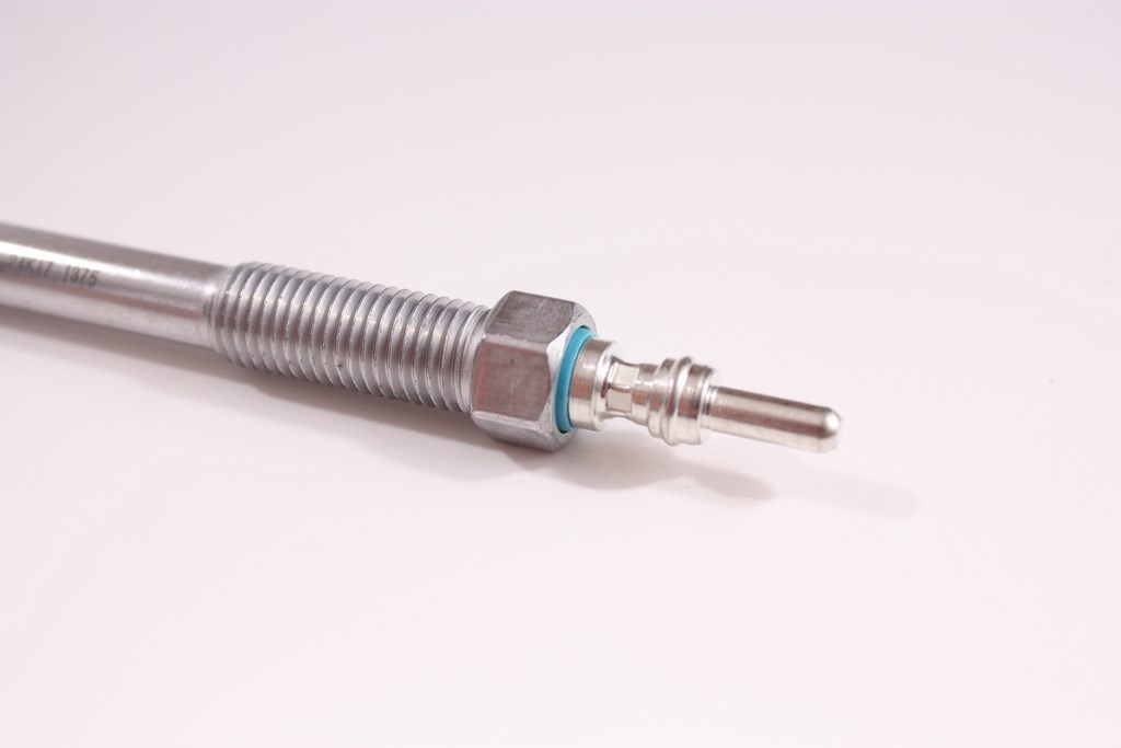 HK13213 GYÁRI ÚJ IZZÍTÓGYERTYA SZETT (4db) D4FE - Hyundai I30 16-24, I40 18-19, Kona 17-23, Tucson 18-24- / Kia Ceed 2018-2020-, Optima 18-19, Rio/Stonic 16-20, Sportage 18-22- 1.6 dízel - 367102U000 3. kép