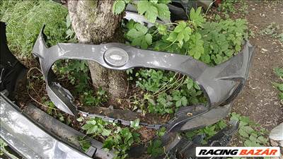 Toyota Yaris első lökhárító 