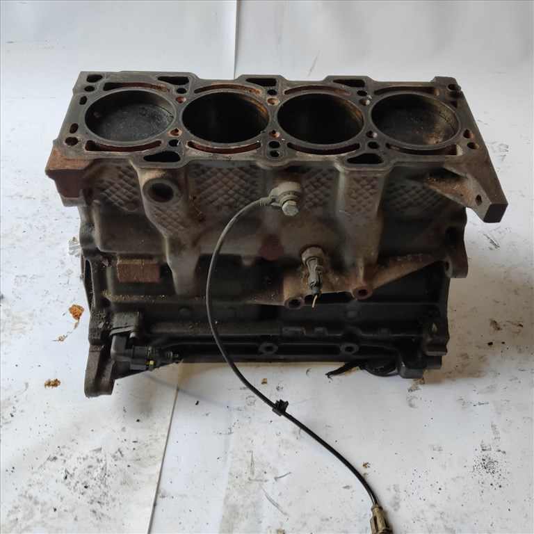 170112 Alfa Romeo 147 2000-2010 1,6 16v 105 Le benzin motor, motoralkatrészek AR37203 2. kép