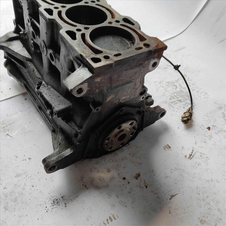170112 Alfa Romeo 147 2000-2010 1,6 16v 105 Le benzin motor, motoralkatrészek AR37203 4. kép