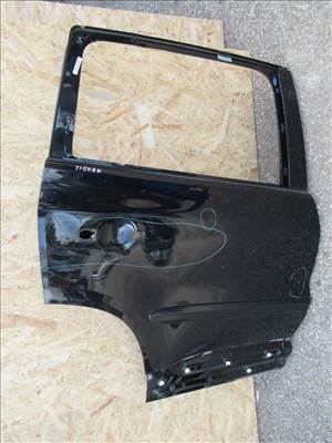 107180 Volkswagen Tiguan jobb hátsó ajtó a képen látható sérülésekkel 5N0833056A