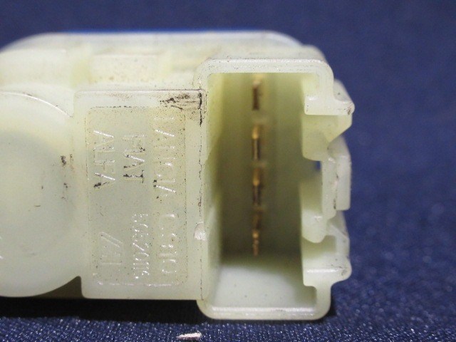 Alfa Romeo Giulietta 50520116 számú féklámpa kapcsoló 4. kép