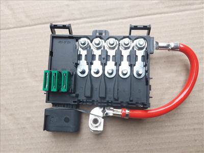 Volkswagen Golf-Bora Seat Leon-Toledo biztosíték tábla az akkumulátorra 1J0937617D-