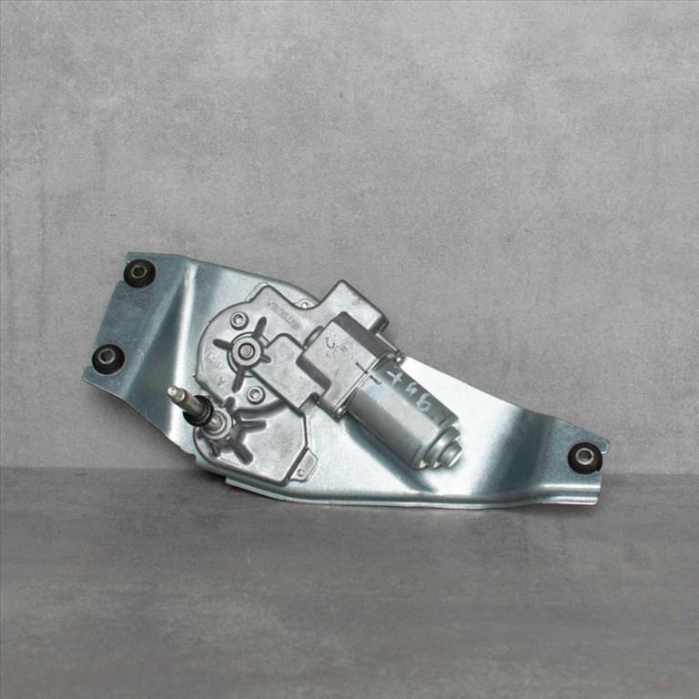 BMW 2er F46, X1 F48, X2 F39 hátsó ablaktörlõ motor 1. kép