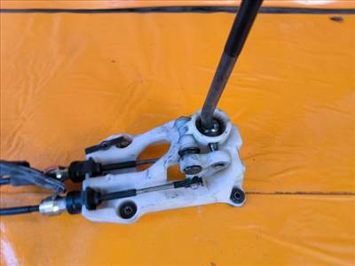 Toyota Yaris (XP10) váltókulissza 