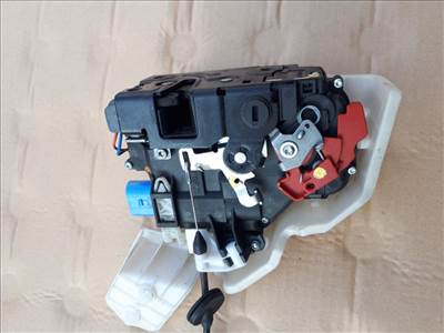 Volkswagen Golf V-VI kombi-Jetta-Touran ajtózárszerkezet bal hátsó 3B4839015AP