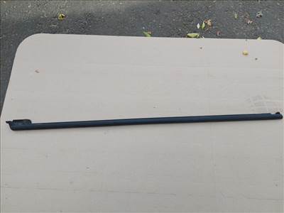 Skoda Rapid vízlehúzó gumi ajtóüveghez 5JA837477A