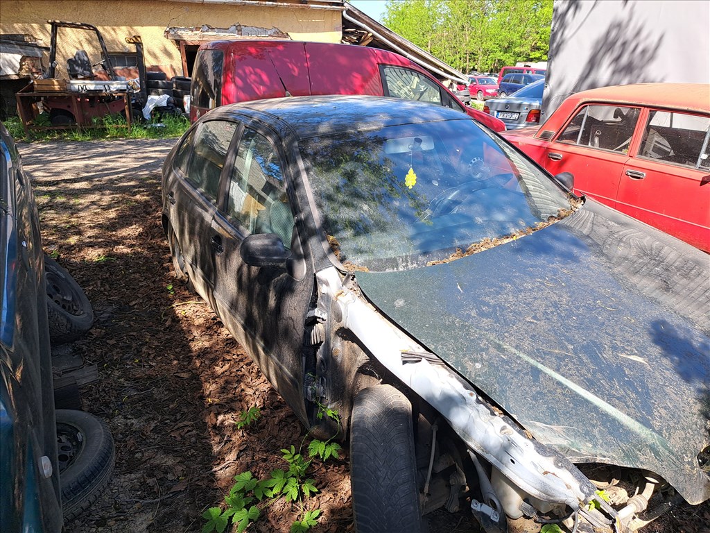 Seat León I bontott alkatrészei 4. kép