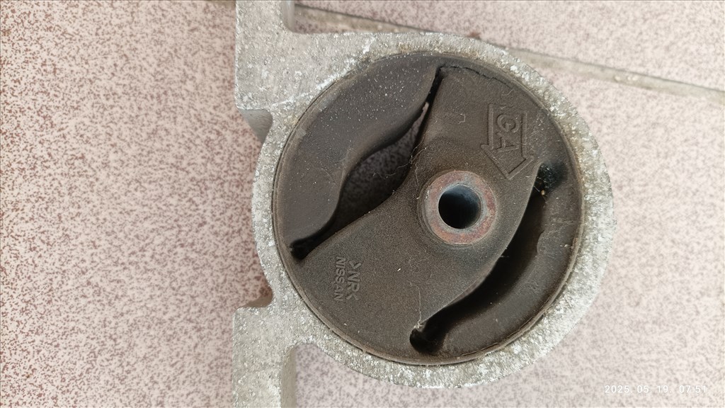 Nissan Almera motortartó bak N16 Almera 2002-es (2nd gen) 2. kép