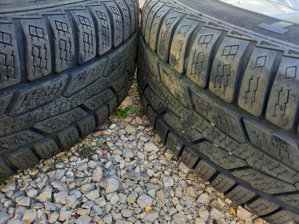  5x100 lyukosztású 15" használt Enzo alufelni, rajta 195/65 újszerű Semperit téli gumi sxx1 4. kép