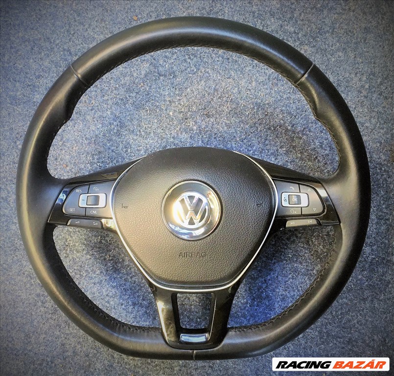 Eladó Vw, volkswagen mk7-es hibátlan műanyag és bőr  kormány. 2013-22. Akár cserélve. Bp/posta 2. kép
