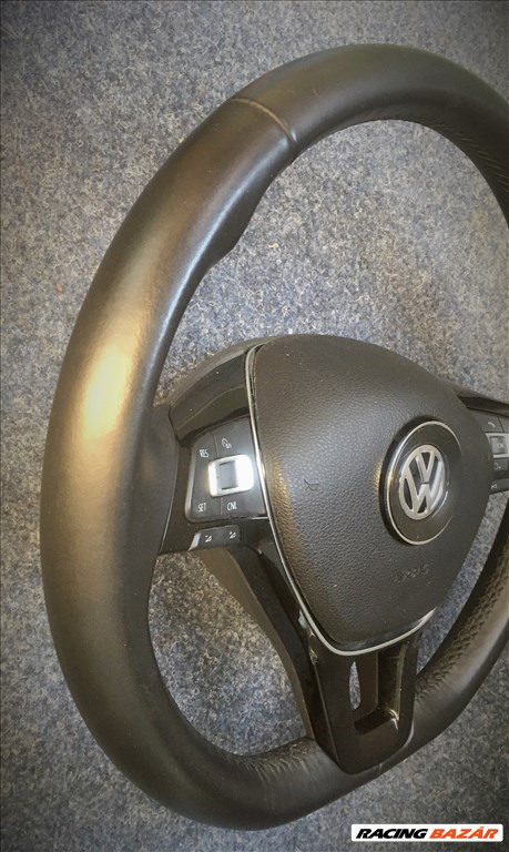 Eladó Vw, volkswagen mk7-es hibátlan műanyag és bőr  kormány. 2013-22. Akár cserélve. Bp/posta 5. kép
