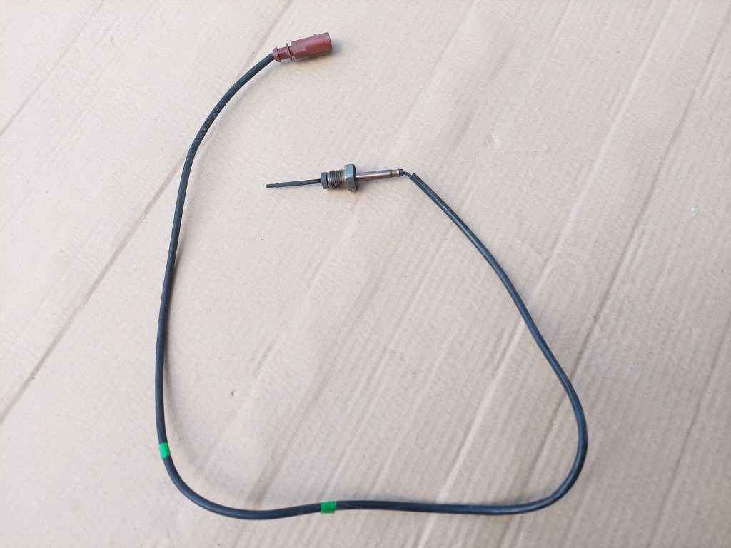 Skoda Octavia III-Superb III-VW Golf VII-Passat B8 2,0 diesel kipufogógáz hőmérséklet jeladó 04L906088DB 1. kép