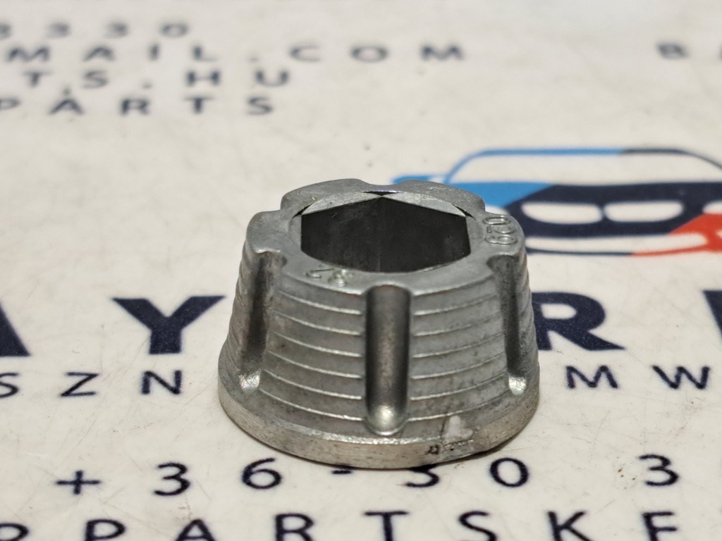 BMW E46 E65 E66 E67 E83 X3 új gyári ablaktörlõ kar illesztõkúp kúp  1. kép