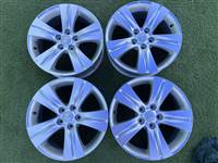5x114.3 17" Kia gyári alufelni 6,5Jx17h2 ET35