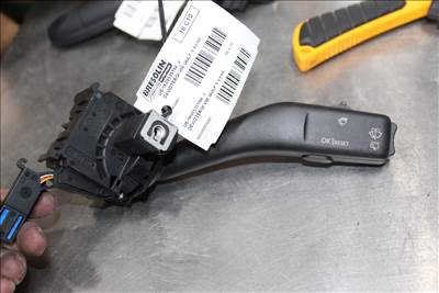 Volkswagen Golf 2003-2008 jobb indexkapcsoló   1k0953519a