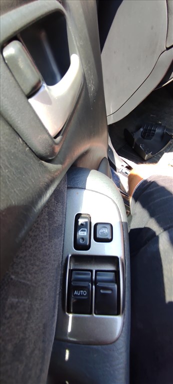 Toyota Corolla (E110) Bal első ablakemelő kapcsoló  1. kép