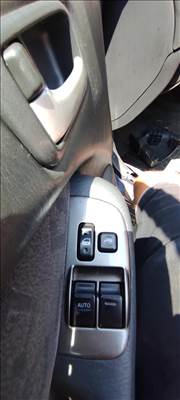 Toyota Corolla (E110) Bal első ablakemelő kapcsoló 