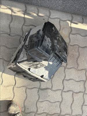 Volkswagen Transporter T5 vezérlő relédoboz 