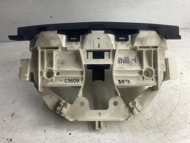 MAZDA 3 Fűtéskapcsoló (manuális klímás) 2. kép