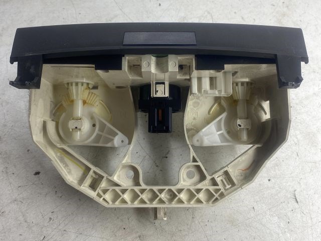 MAZDA 3 Fűtéskapcsoló (manuális klímás) 5. kép