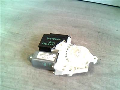 SEAT CORDOBA 02.09-08.02 Jobb első ablakemelő motor
