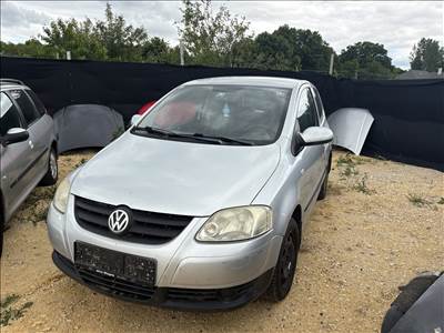 Volkswagen Fox bontott alkatrészei