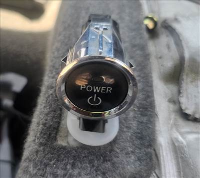 Toyota Prius (XV20) Start stop gomb 