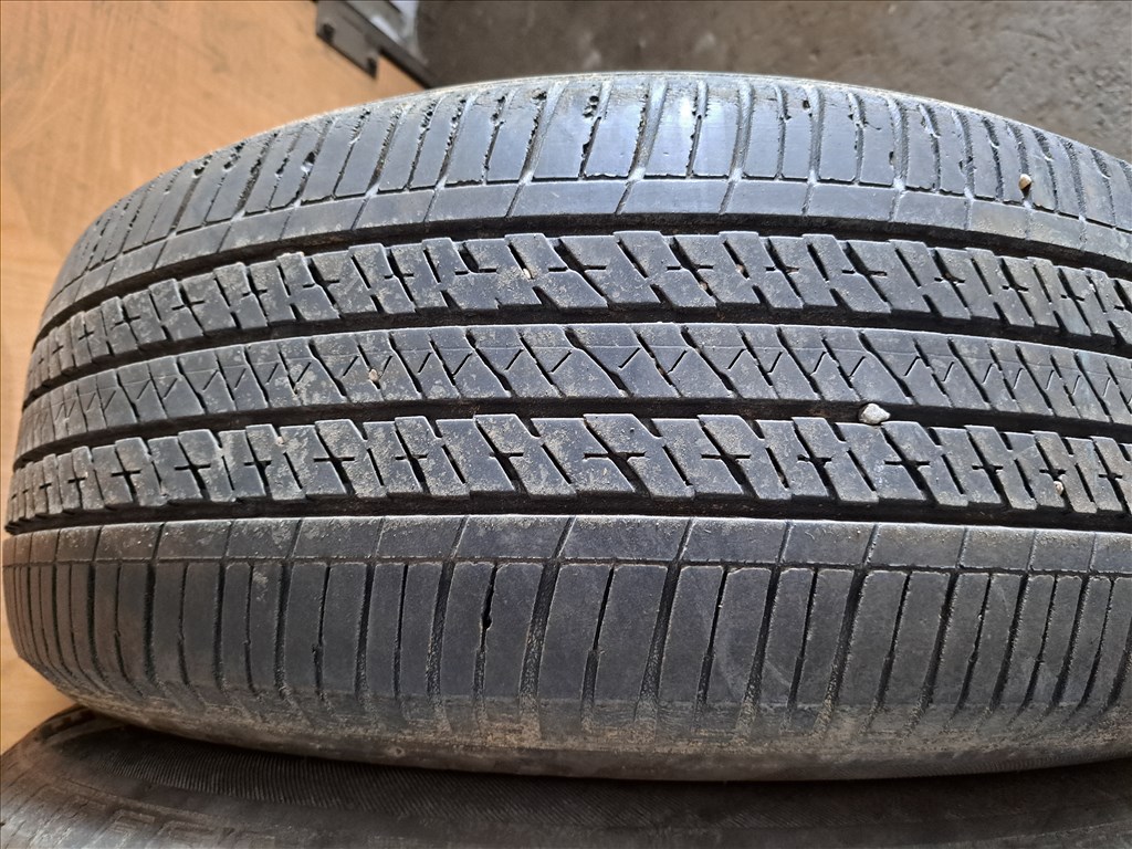2db 235/55 R18 Bridgeston Ecopia H/L 422 Plus Négyévszakos gumi eladó!!!  ára 15000Ft/db 2. kép