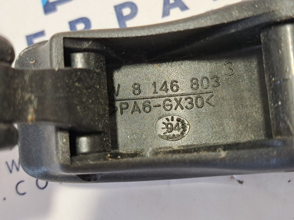 BMW E36 compact bal pillangó ablak üveg rögzítõ fül csat 3. kép