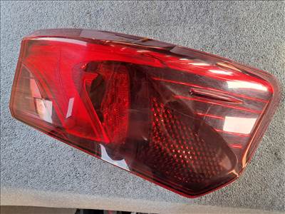 Toyota Avensis (T270 Facelift) sedan Jobb külső hátsó lámpa 