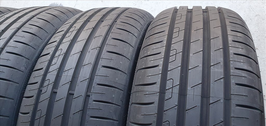 Új/demó GoodYear EfficientGrip 205/55 R17 nyári gumi 4db 2024.  /G336. 3. kép