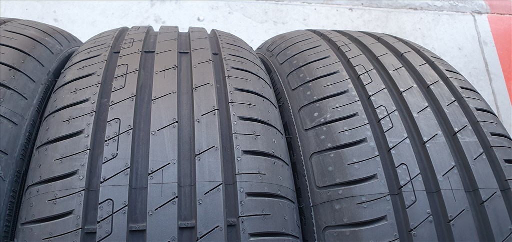 Új/demó GoodYear EfficientGrip 205/55 R17 nyári gumi 4db 2024.  /G336. 4. kép