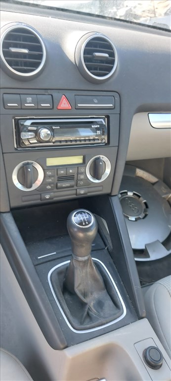 Audi A3 (8P) (8P) bontott alkatrészei 3. kép
